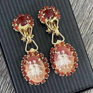 Vtg Juliana D&E Gold Tone Faux Carnelian Two Maidens Cameo Clip On Earrings